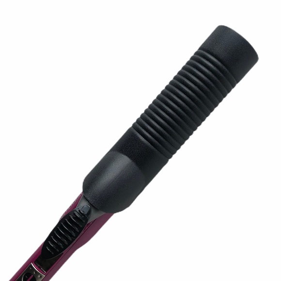 🌸SOLD🌸🌸 InfinitiPro 1 1/4 Inch Curling Iron - Picture 6 of 7